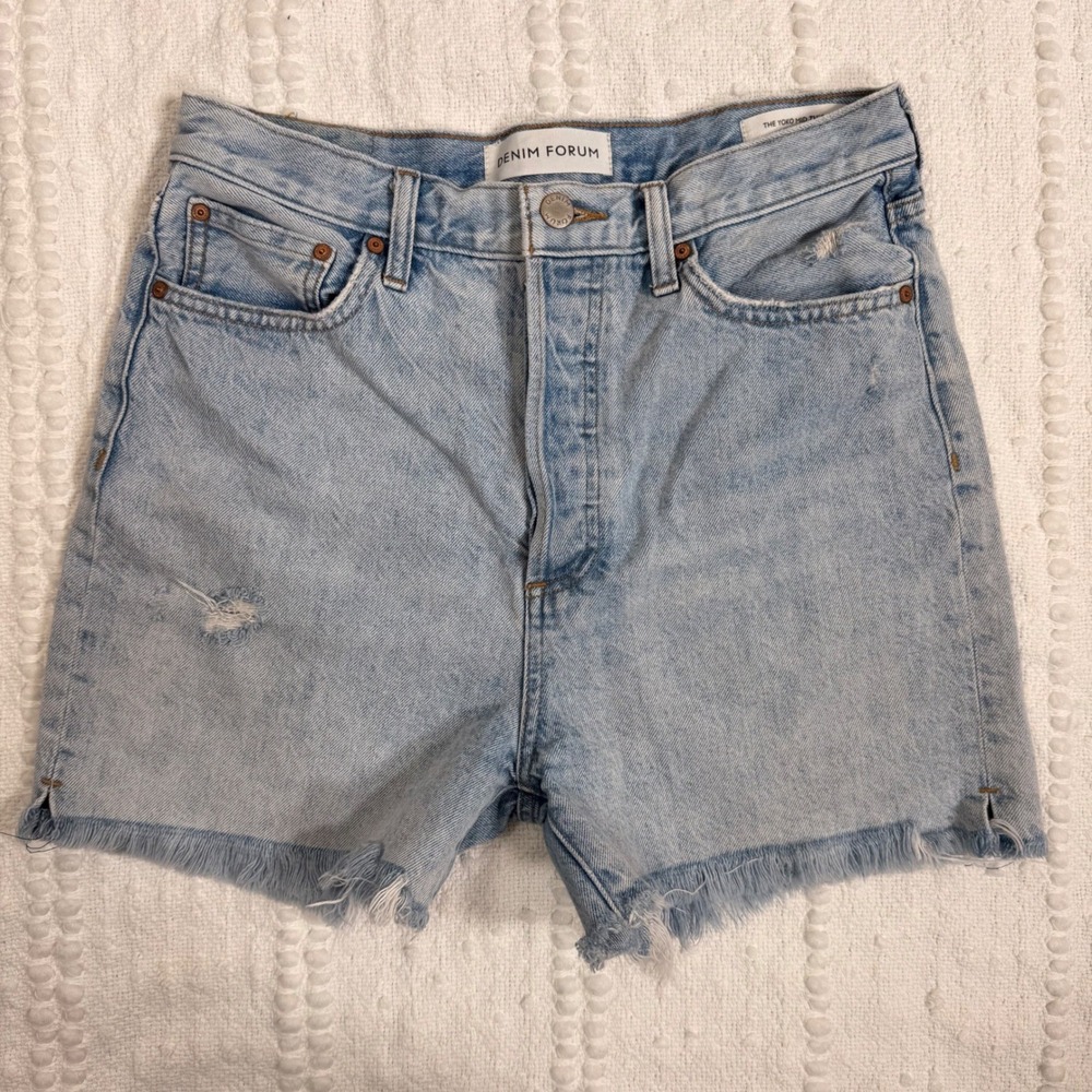 Denim Forum The Yoko Mid Thigh Short Light Wash Blue High Rise Button Fly 28